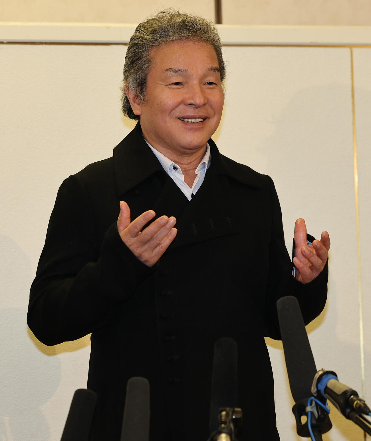 「西郷輝彦さんを偲ぶ会」に出席し思い出を語る尾藤イサオ（撮影・野上伸悟）