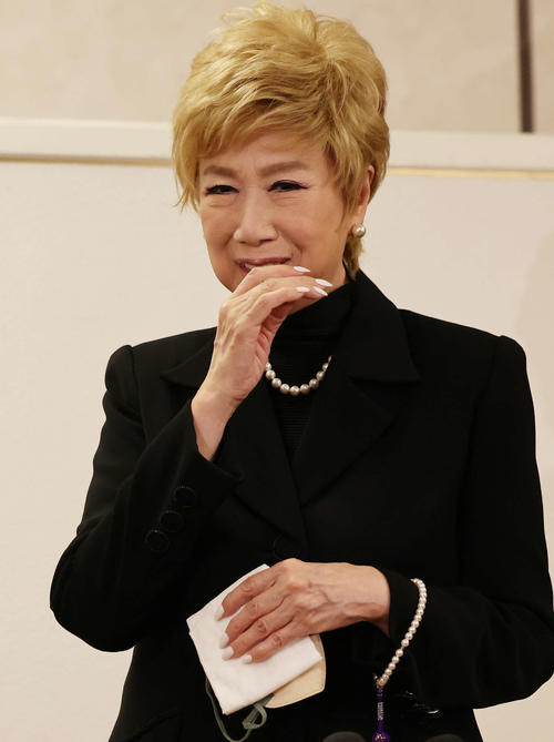 「西郷輝彦さんを偲ぶ会」に出席し思い出を語る瀬川瑛子（撮影・野上伸悟）