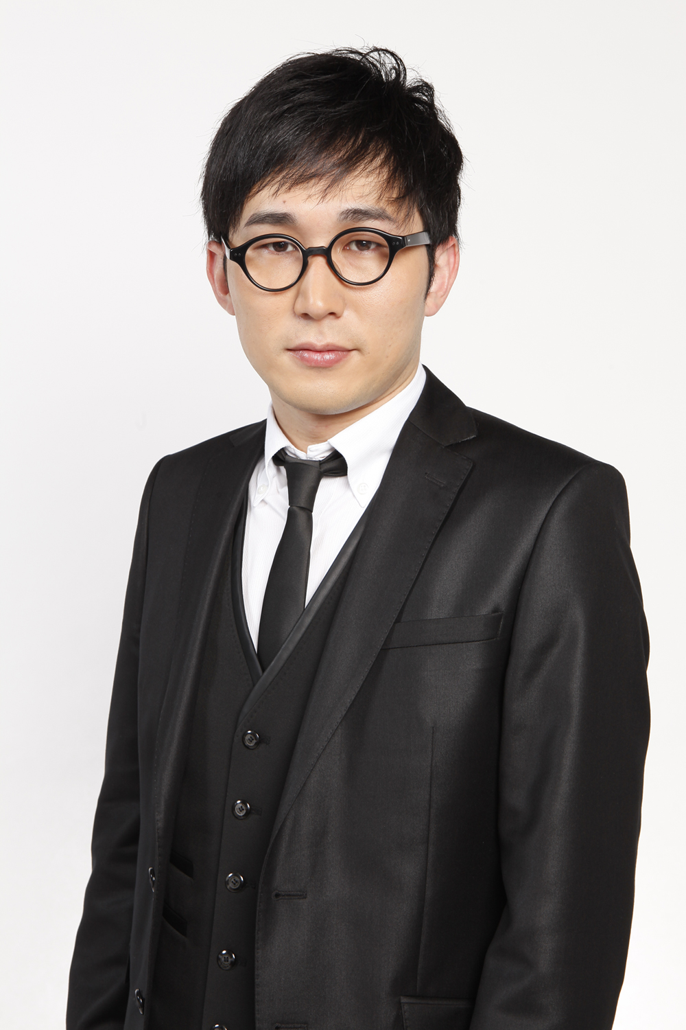 「心霊内科医　稲生知性」に主演するシソンヌのじろう（C）フジテレビ