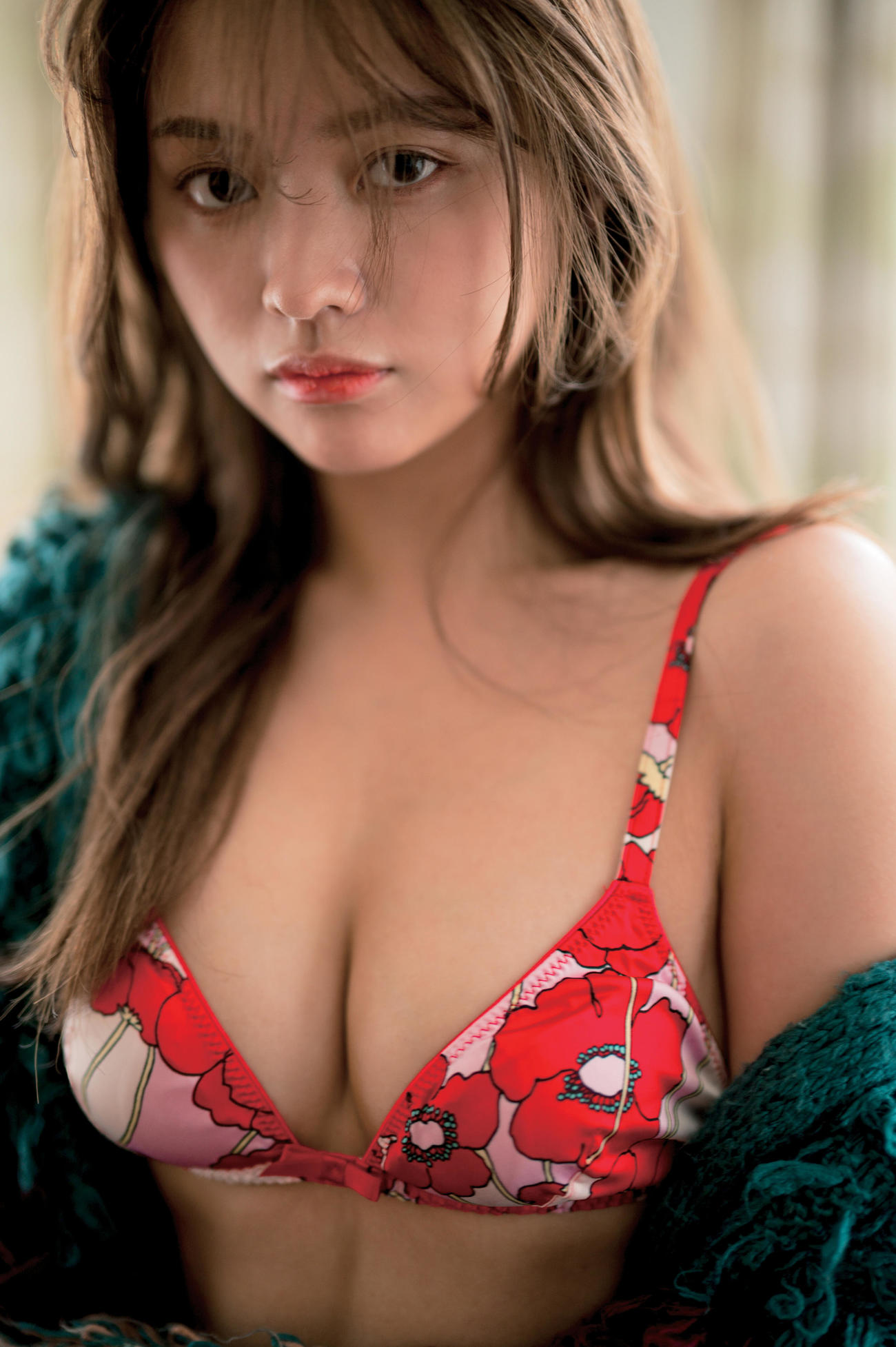 初の写真集「おとなちょ。」を発売したなちょすこと徳本夏恵(C)Hidekazu Maiyama (C)Futabasha Publishers Ltd.2023