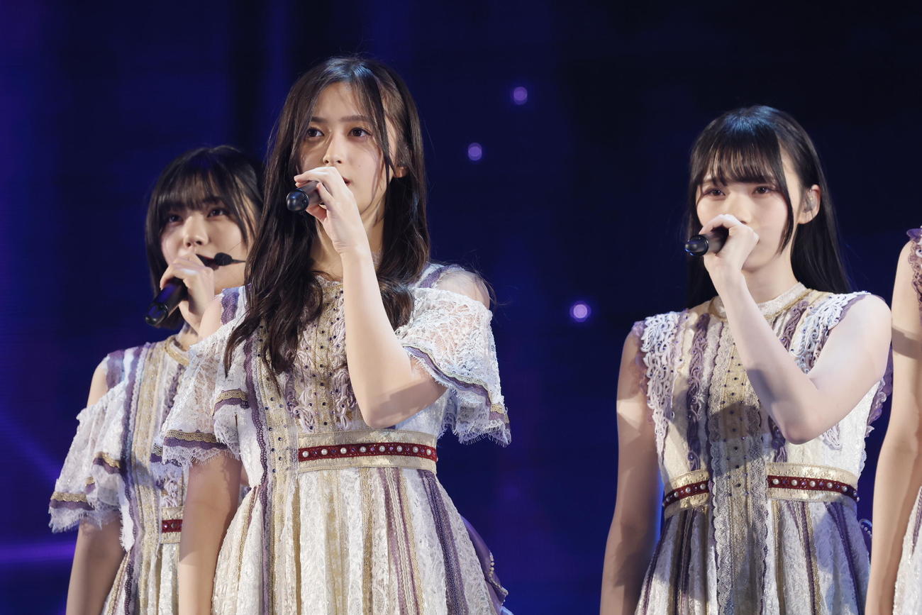 デビュー11周年記念バースデーライブを開催した乃木坂46の5期生。中央は井上和