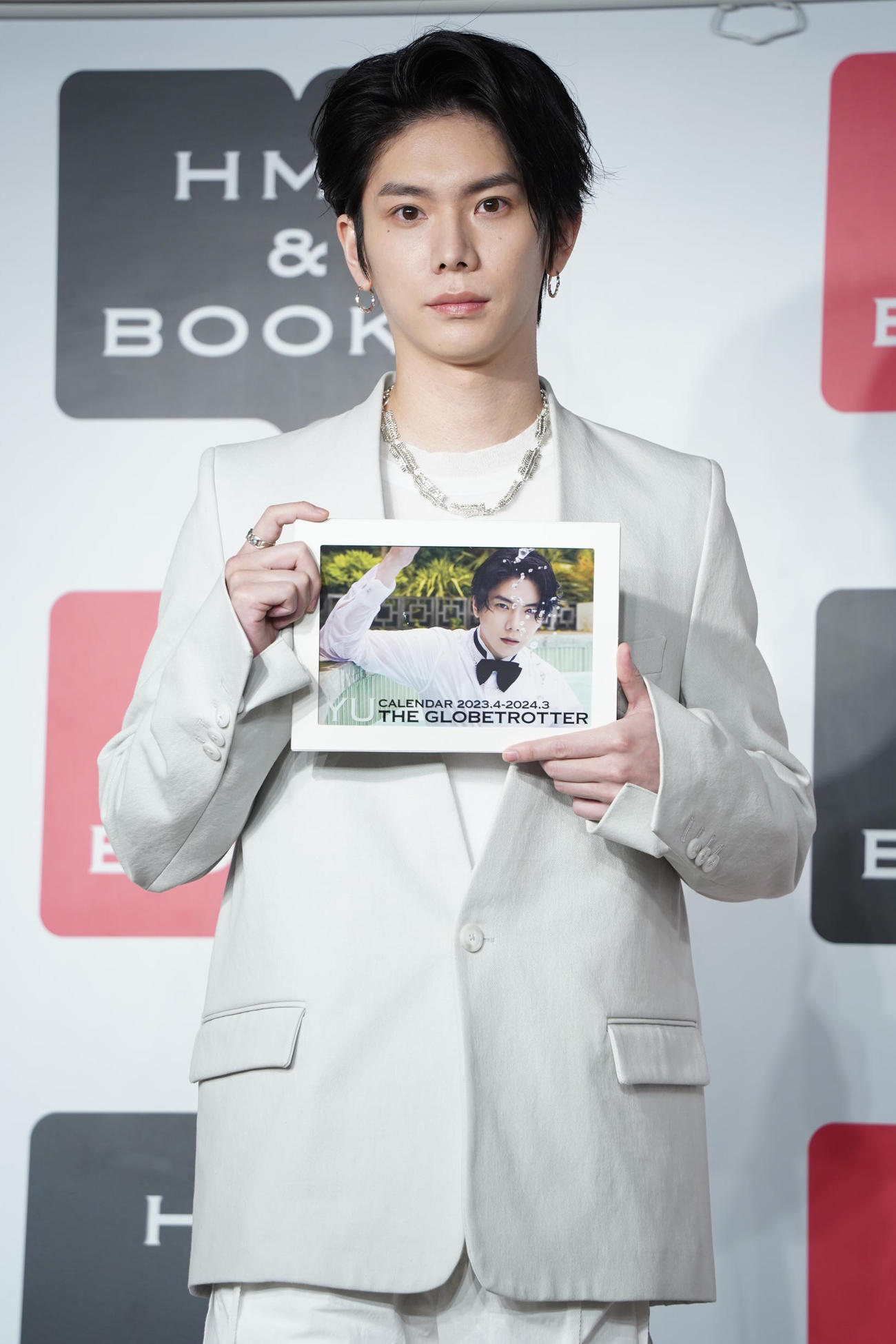 カレンダー発売イベントを行ったYU（撮影・佐藤勝亮）