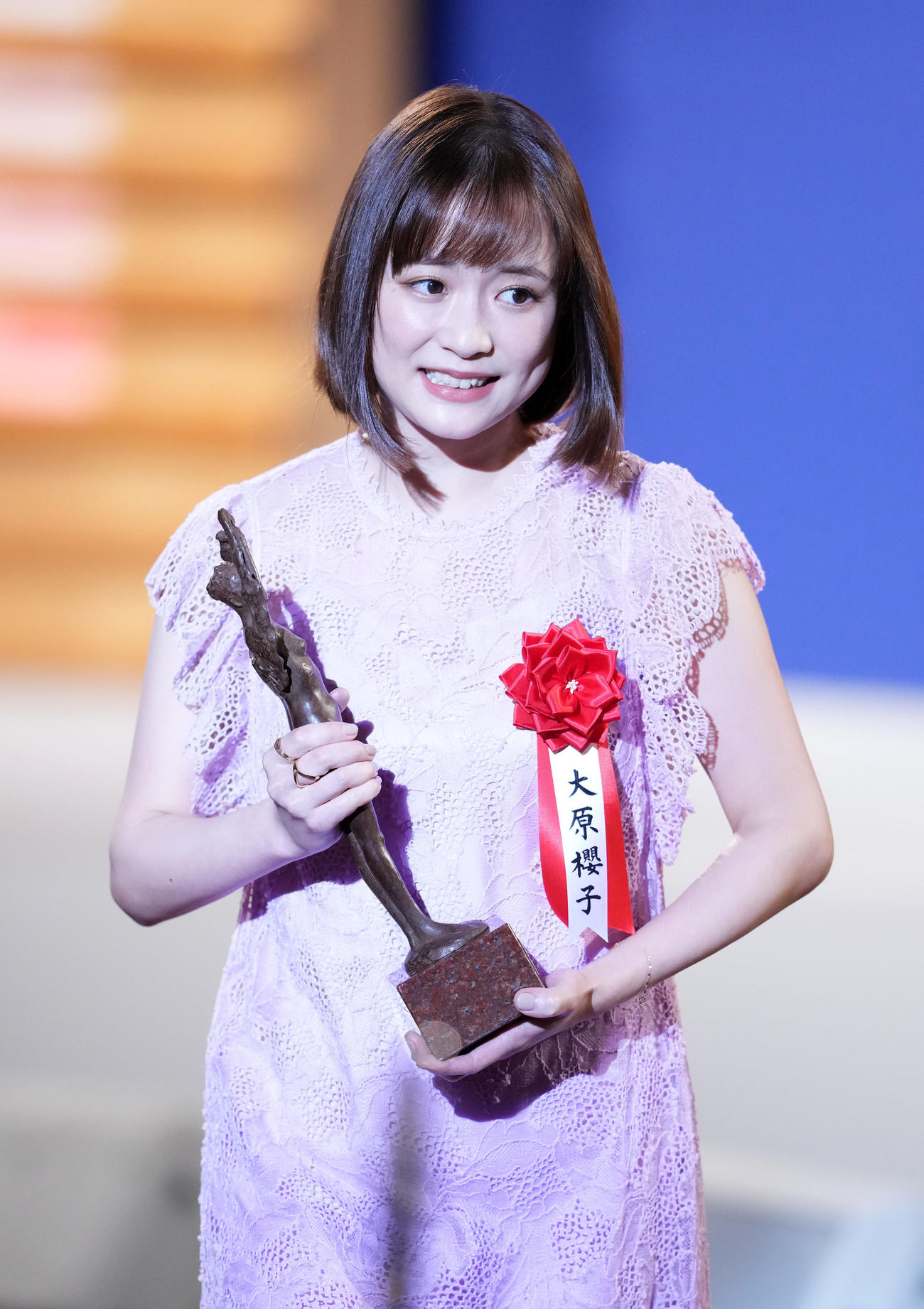 第30回読売演劇大賞で杉村春子賞を受賞し笑顔を見せる大原櫻子（撮影・横山健太）