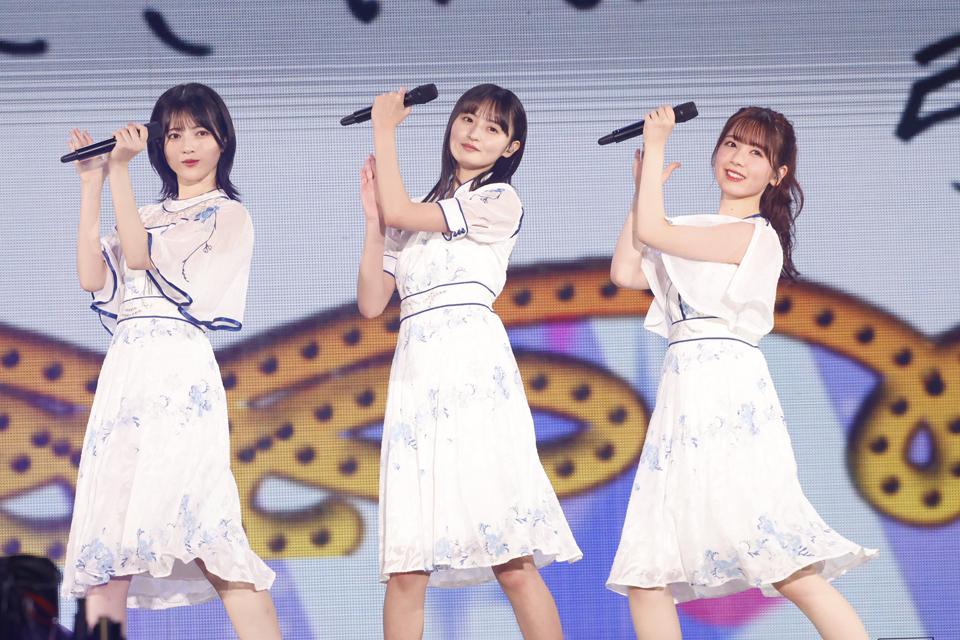 単独コンサートを開催した乃木坂46の4期生。左から林瑠奈、遠藤さくら、筒井あやめ