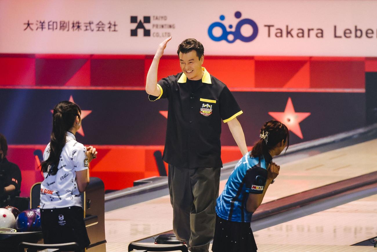 「KUWATA CUP 2022→2023　～みんなのボウリング大会～」に参加した加藤浩次