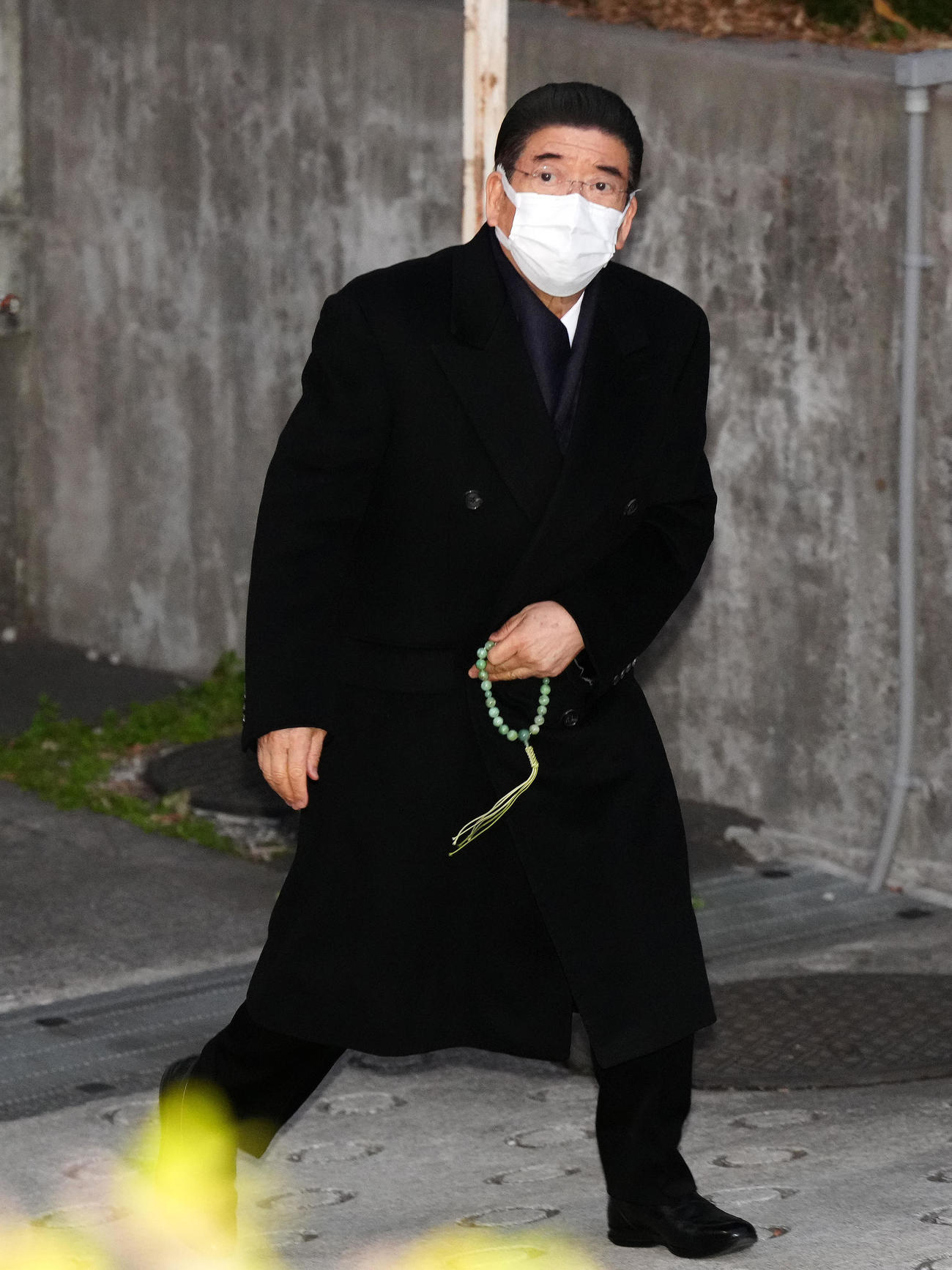 笑福亭笑瓶さんの通夜に参列する西川きよし（撮影・江口和貴）