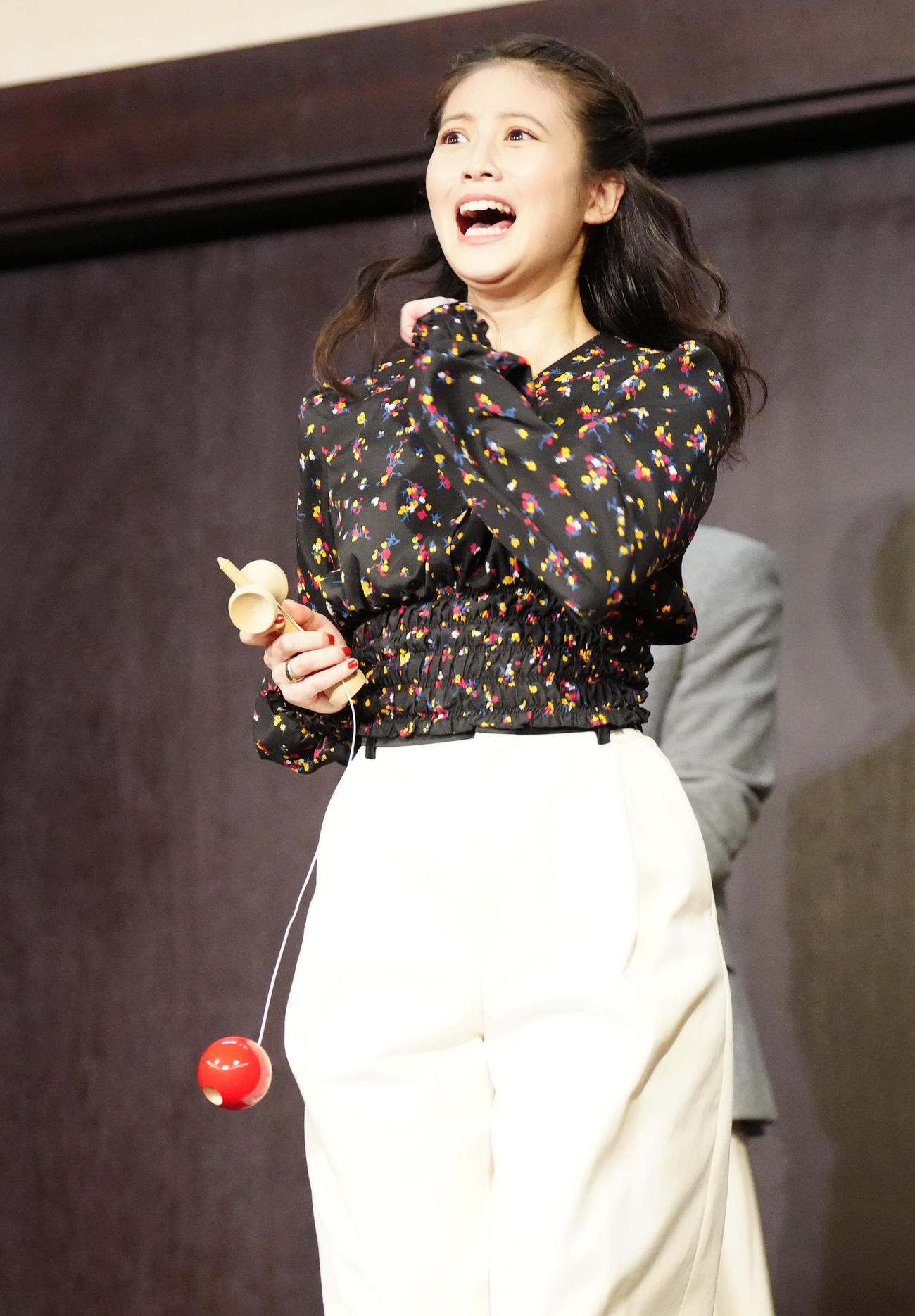 映画「わたしの幸せな結婚」の公開直前イベントでけん玉に失敗した今田美桜（撮影・江口和貴）