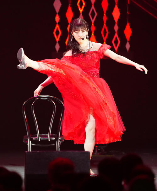 卒業コンサートに臨むAKB48の武藤十夢(撮影・江口和貴)