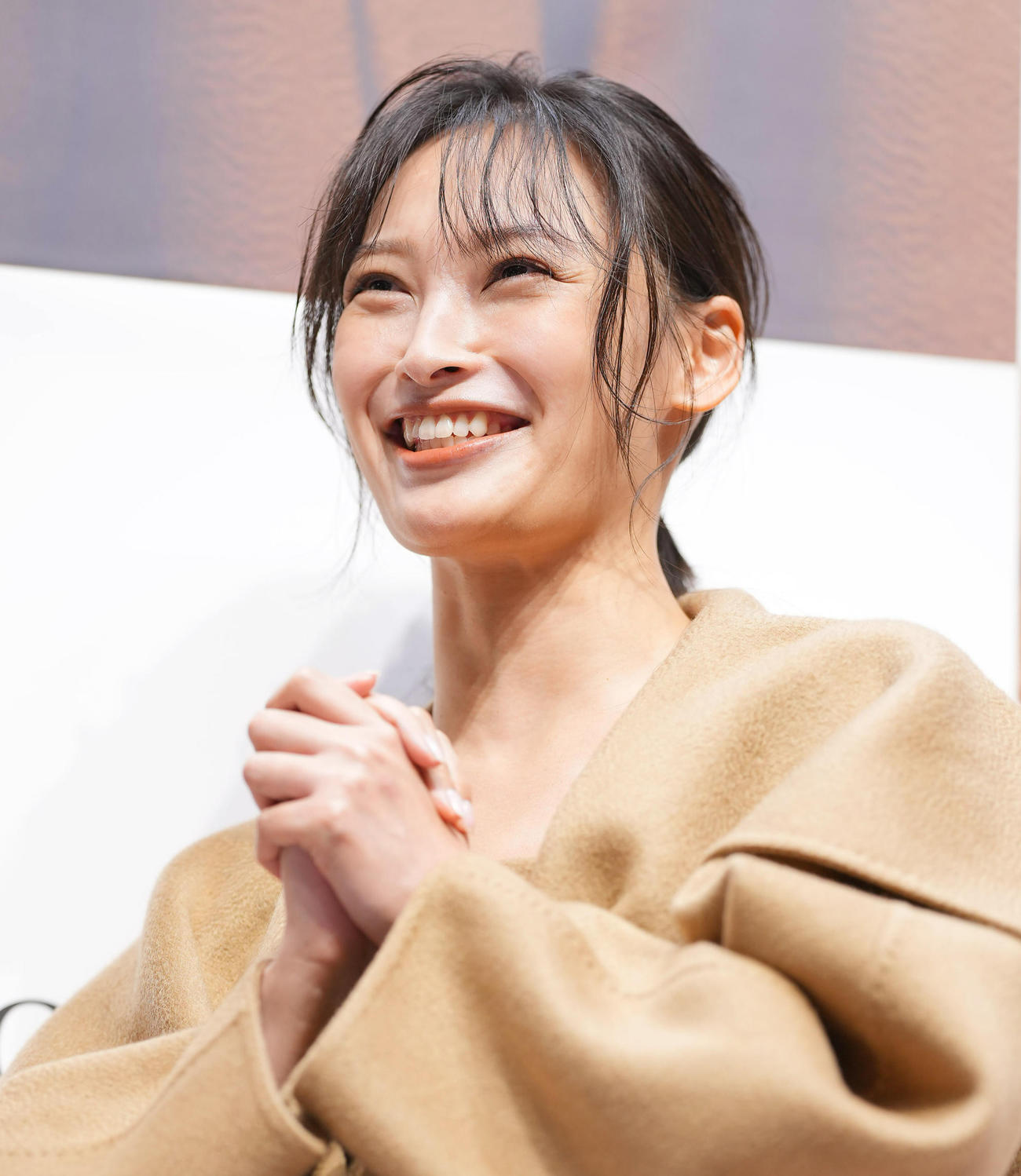 大政絢（2022年11月撮影）