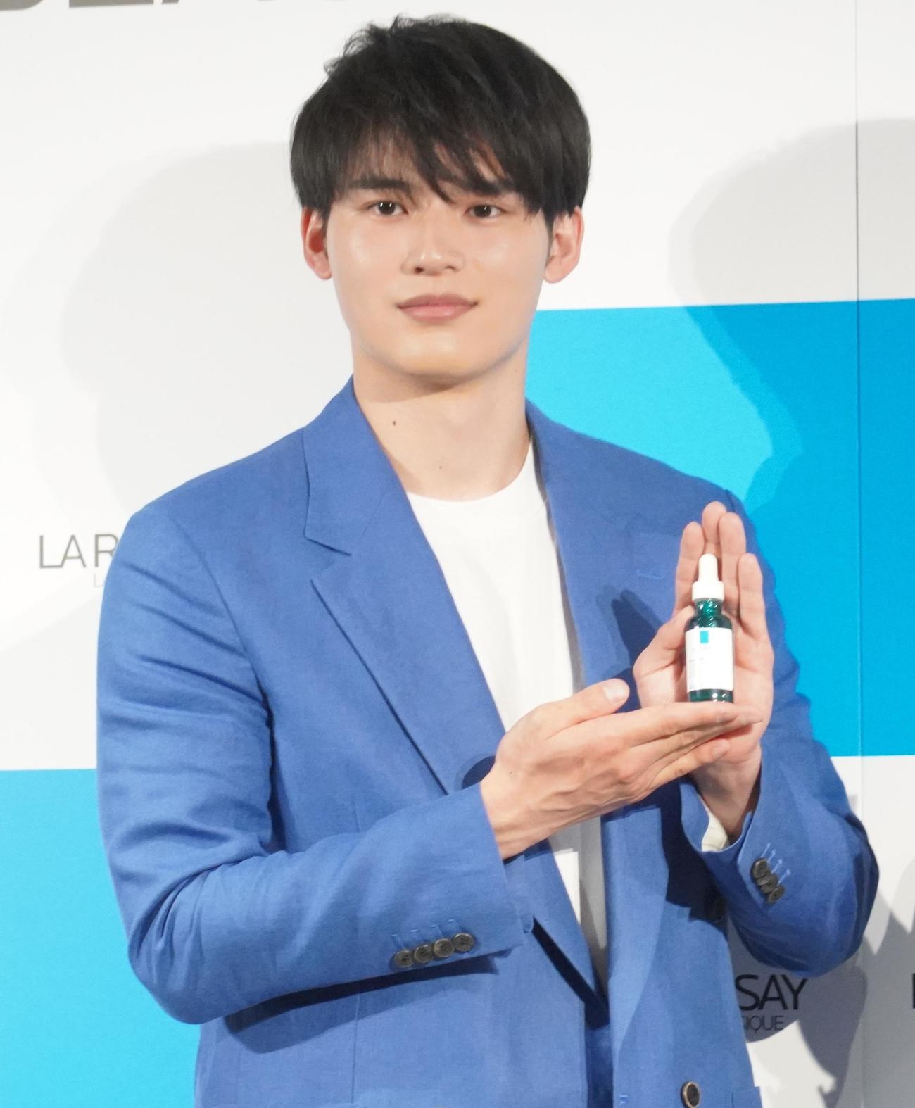 スキンケアブランド「ラロッシュポゼ」の新ブランドアンバサダーに就任した水上恒司（撮影・佐藤成）