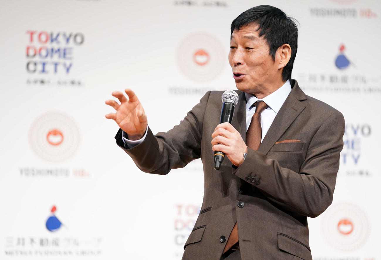 新劇場概要発表会見に登壇し会場を盛り上げる明石家さんま（撮影・横山健太）