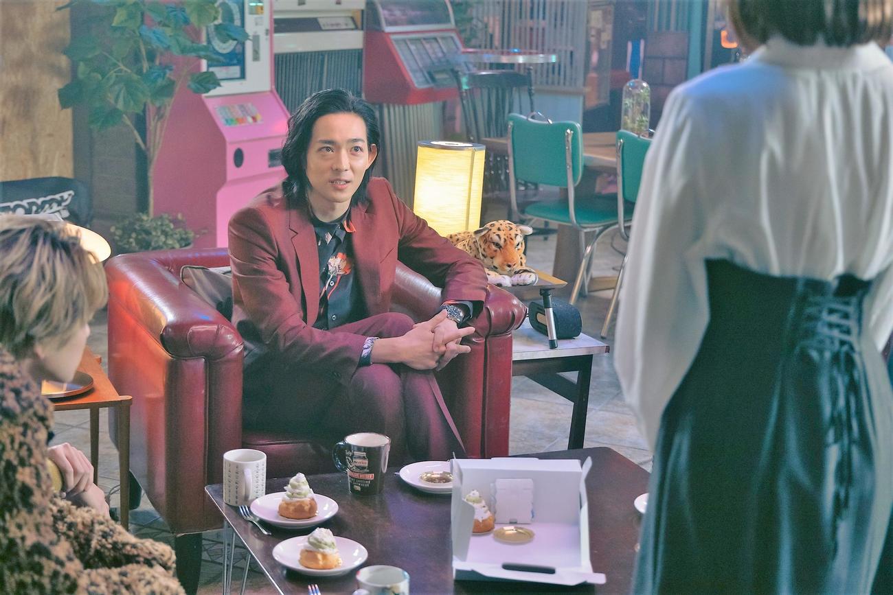 フジテレビ「スタンドUPスタート」に出演する竜星涼（C）フジテレビ