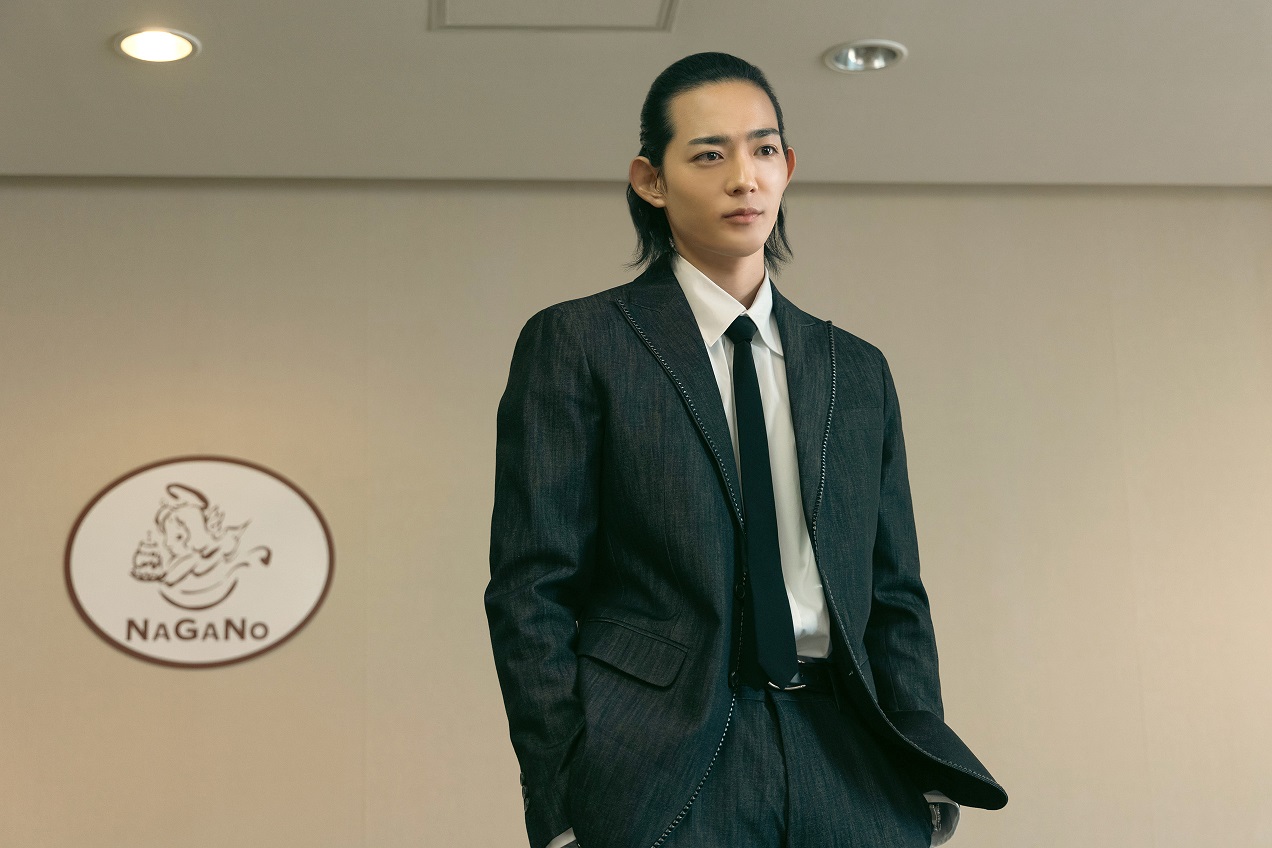 フジテレビ「スタンドUPスタート」に出演する竜星涼（C）フジテレビ