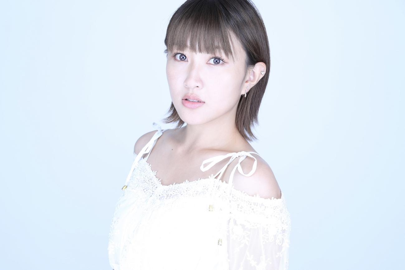 芸能事務所アイエス・フィールド所属となる上枝恵美加