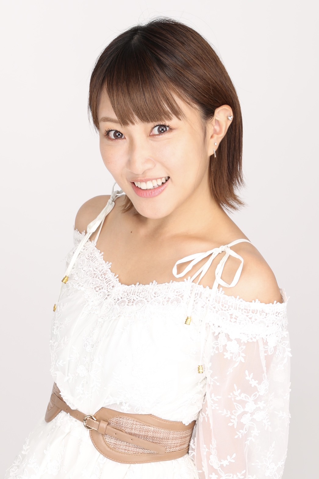 芸能事務所アイエス・フィールド所属となる上枝恵美加