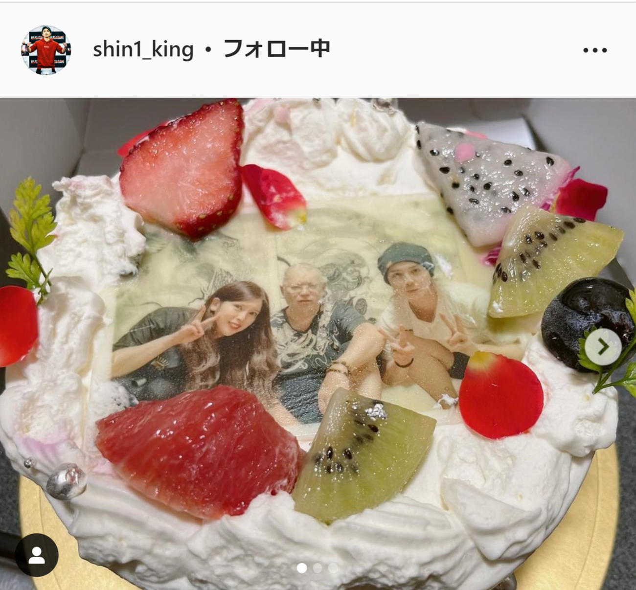 坂口杏里さんの誕生日を祝うケーキ