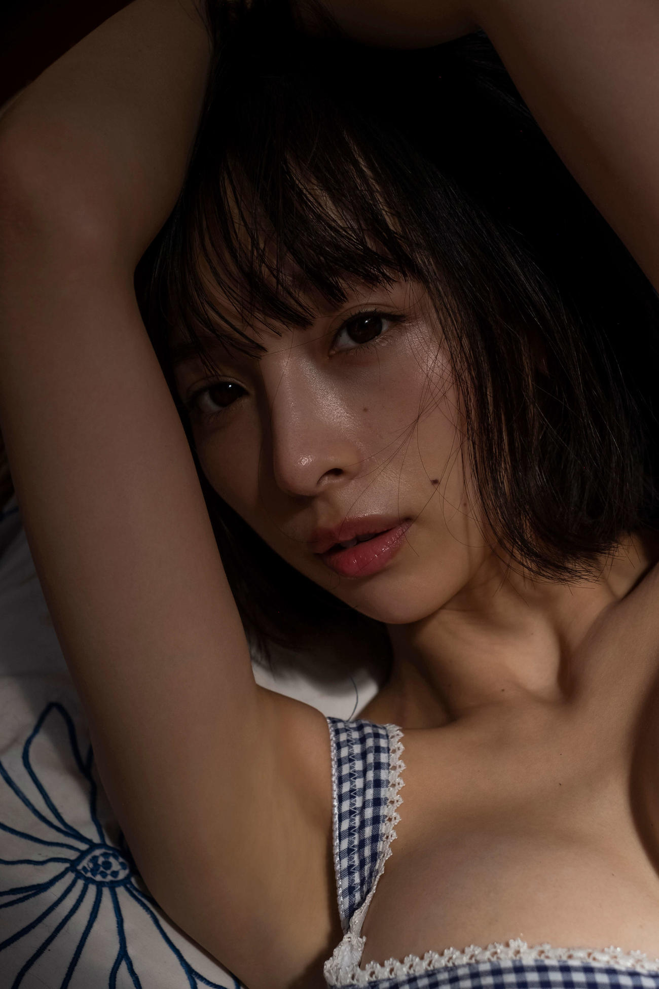 華村あすか写真集「真価論」の先行カット（C）沢渡朔／講談社『真価論』