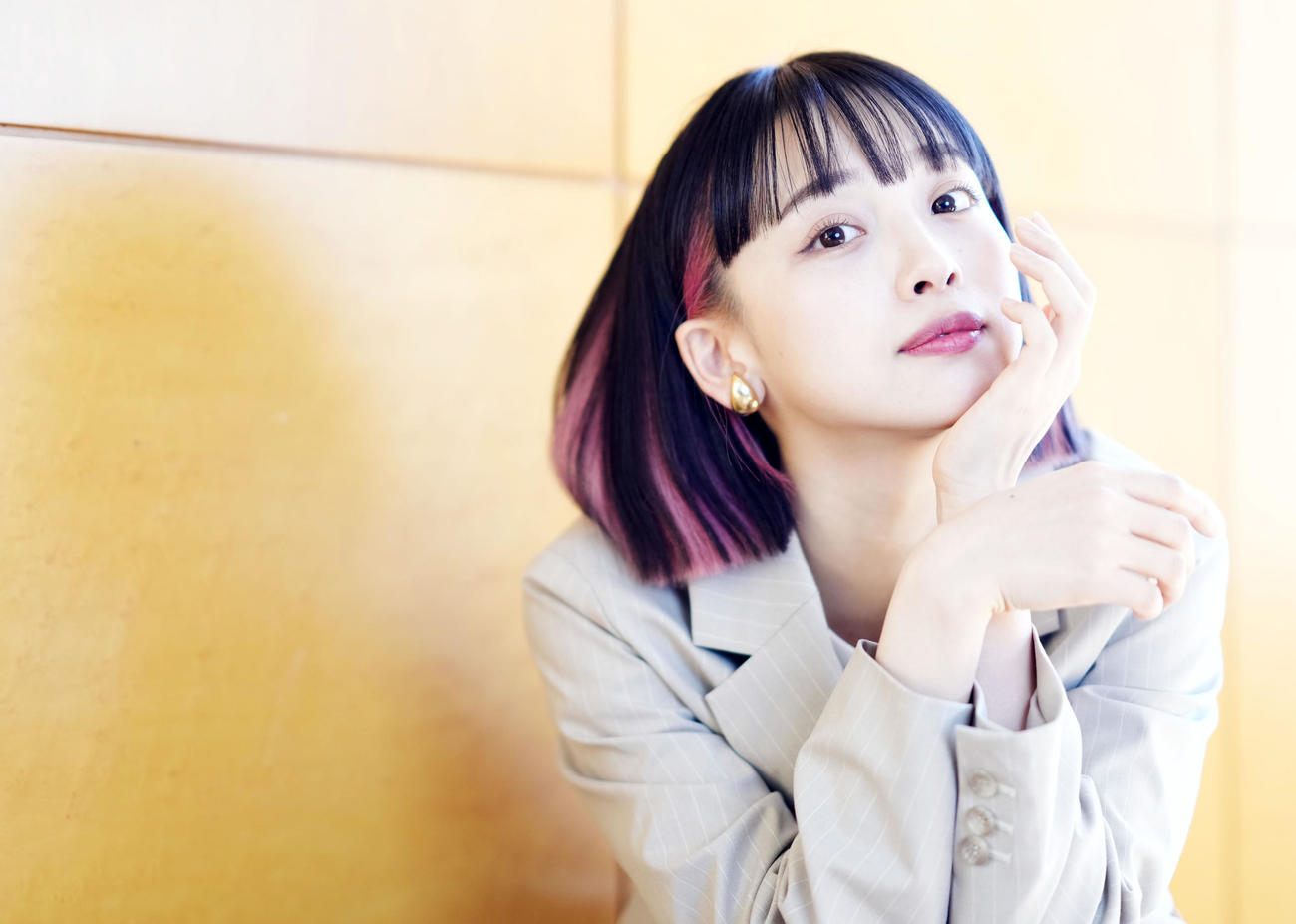 魅惑的な雰囲気が印象的な華村あすか（撮影・横山健太）