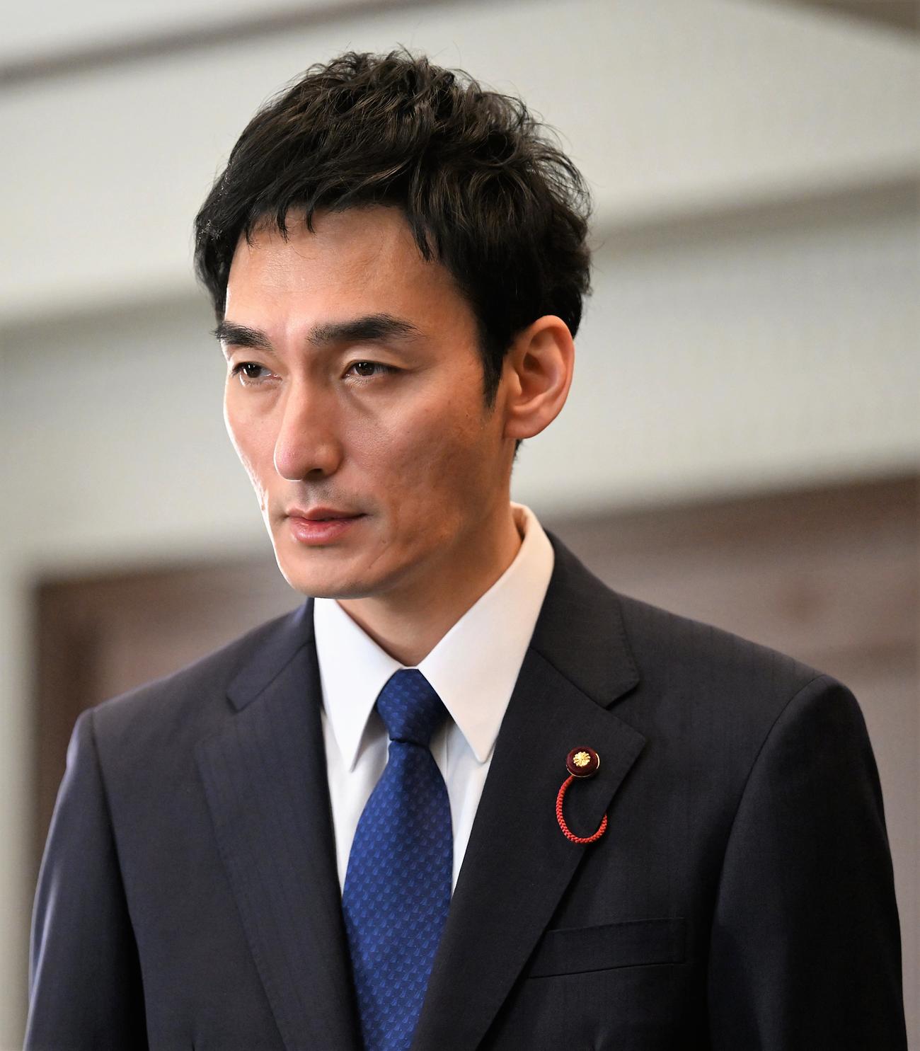 「罠の戦争」に出演する草なぎ剛（C）カンテレ