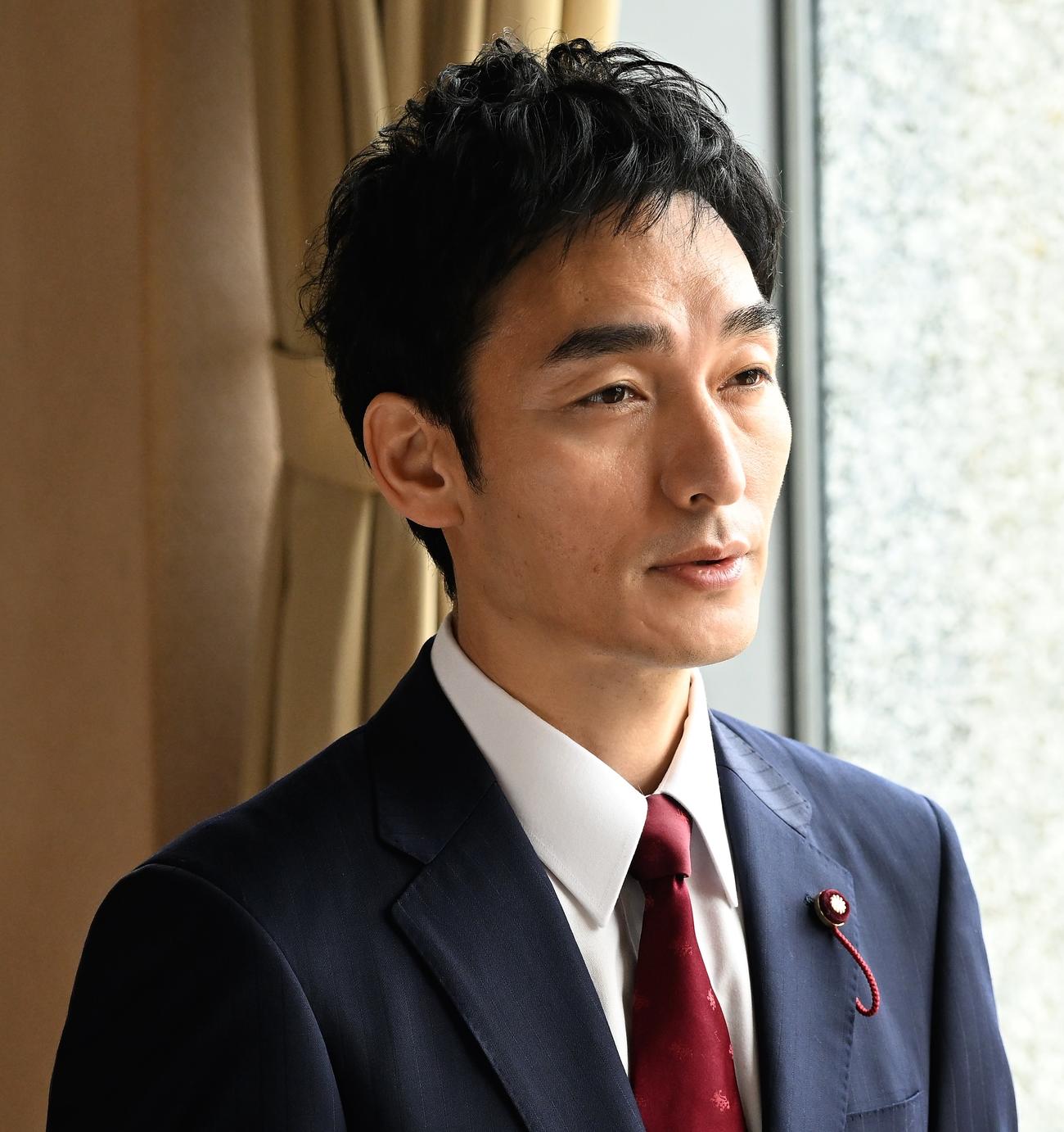 「罠の戦争」に出演する草なぎ剛（C）カンテレ