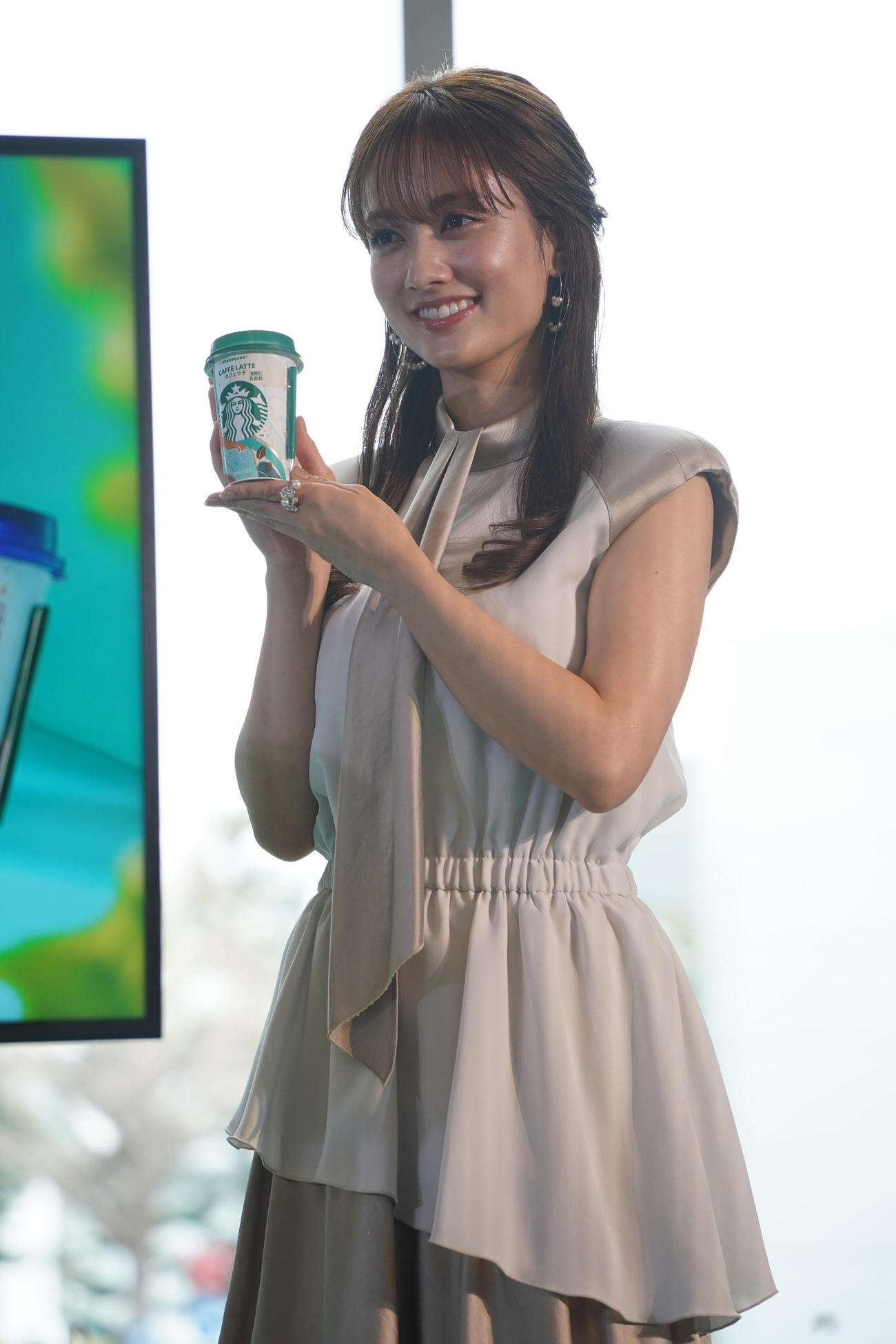 「スターバックス　チルドカップリニューアル会見」に出席した、谷まりあ（撮影・佐藤勝亮）