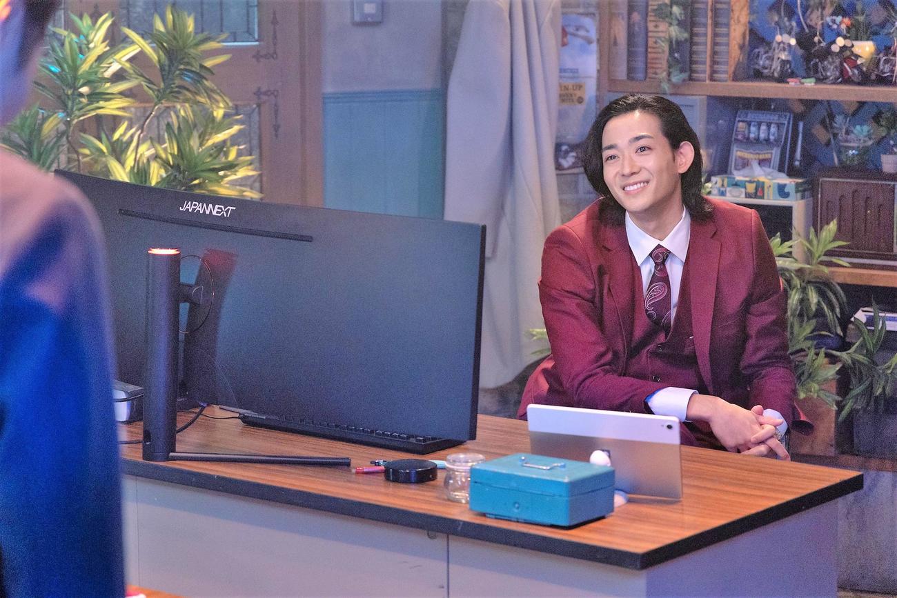 フジテレビ「スタンドUPスタート」に出演する竜星涼（C）フジテレビ