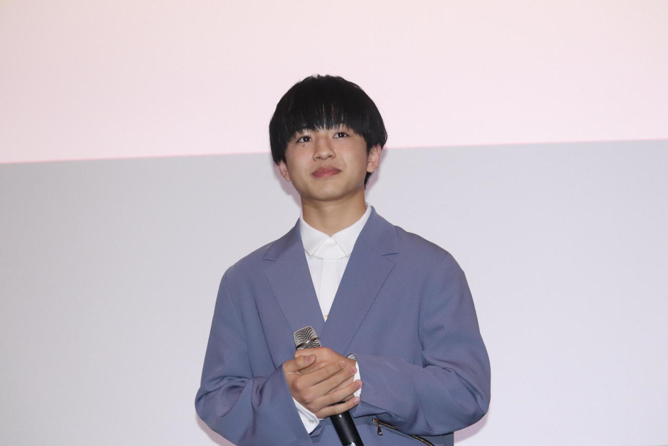 映画「雑魚どもよ、大志を抱け！」の舞台あいさつに登壇した池川侑希弥（撮影・竹本穂乃加）
