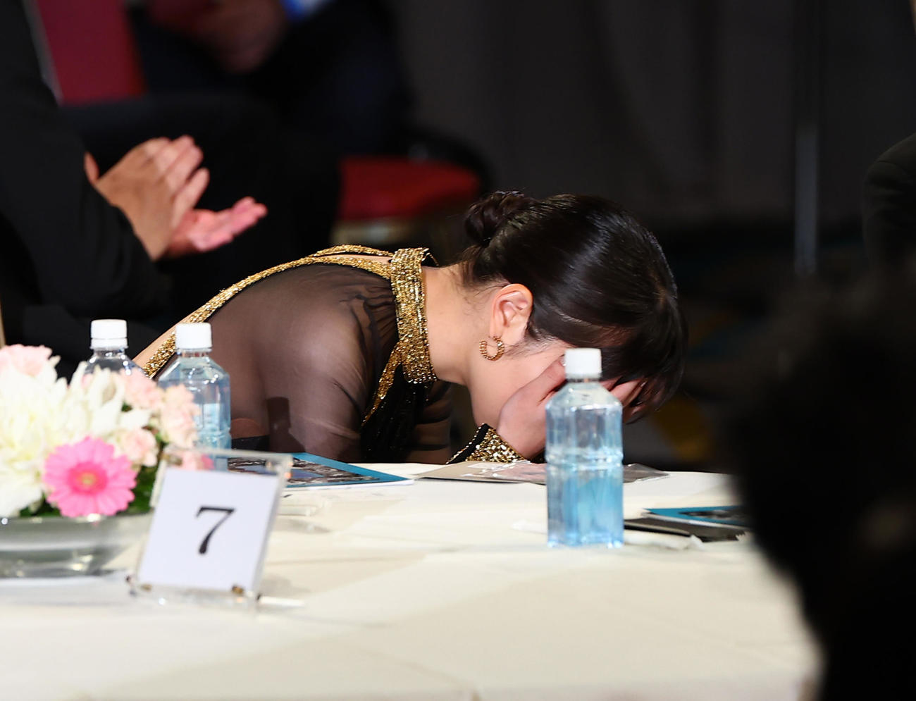 第46回日本アカデミー賞　最優秀主演女優賞を受賞し、手で顔を覆う岸井ゆきの（代表撮影）