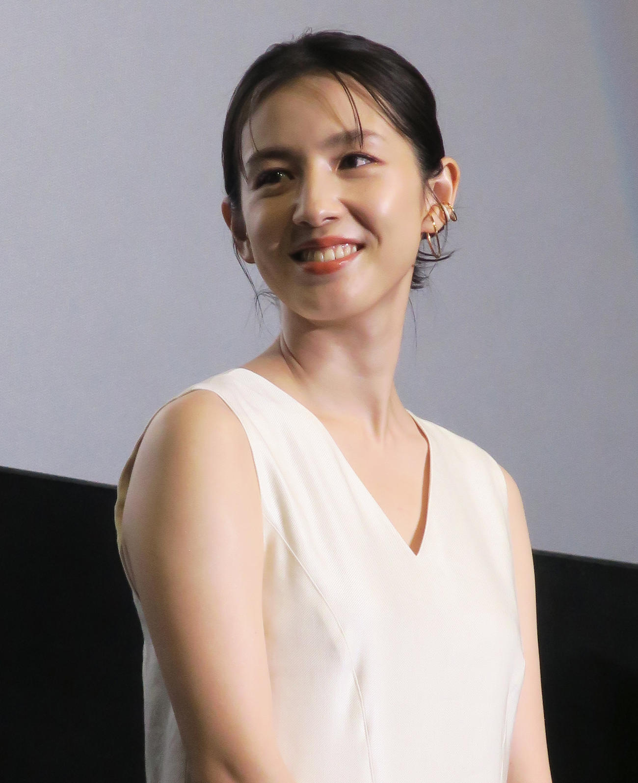 主演映画「有り、触れた、未来」初日舞台あいさつに登壇した桜庭ななみ