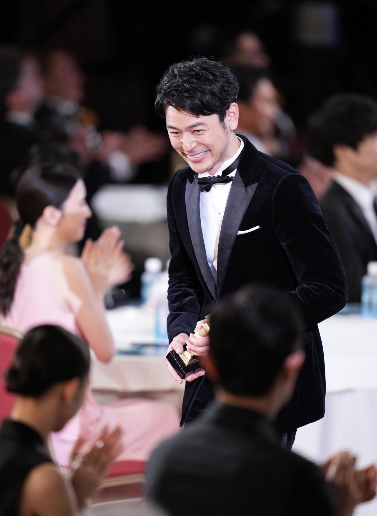 最優秀主演男優賞に輝き笑顔を見せる妻夫木聡（代表撮影）