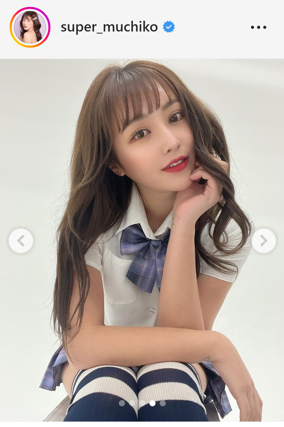 ミニスカ姿を披露したてんちむ（インスタグラムより）