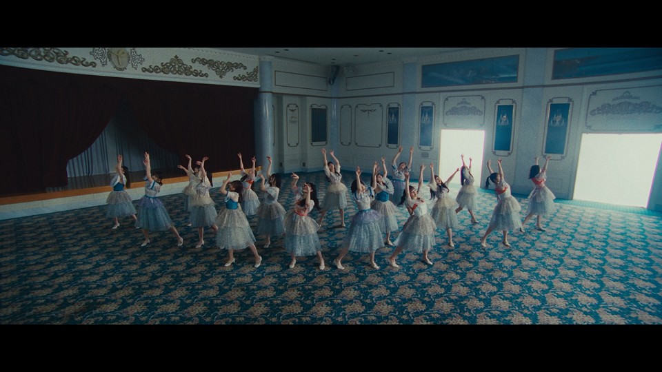 乃木坂46のアンダーメンバー新曲「さざ波は戻らない」のMVワンシーン