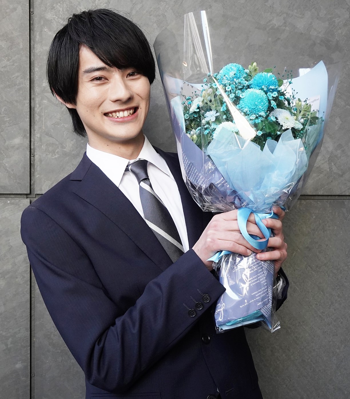 「女神の教室～リーガル青春白書～」のクランクアップを迎えた前田拳太郎（C）フジテレビ
