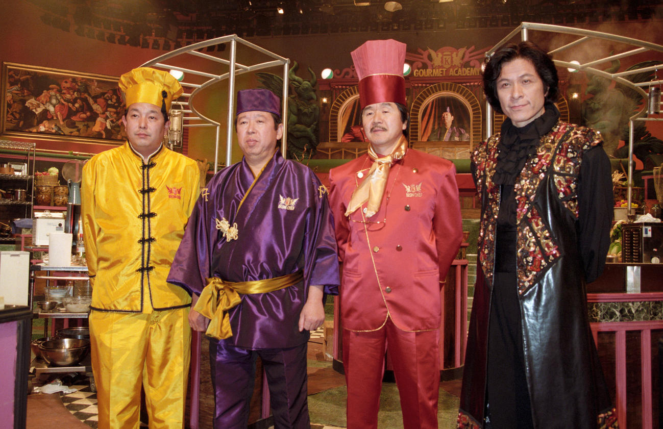 「料理の鉄人」に出演した左から陳建一さん、中村孝明、坂井宏行、鹿賀丈史（1996年2月撮影）