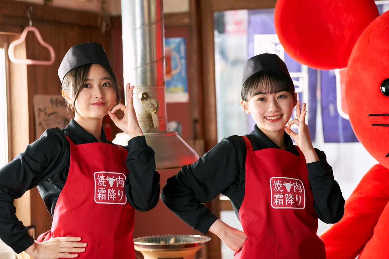 「バイトル」新CMに出演する乃木坂46の井上和（左）と川崎桜