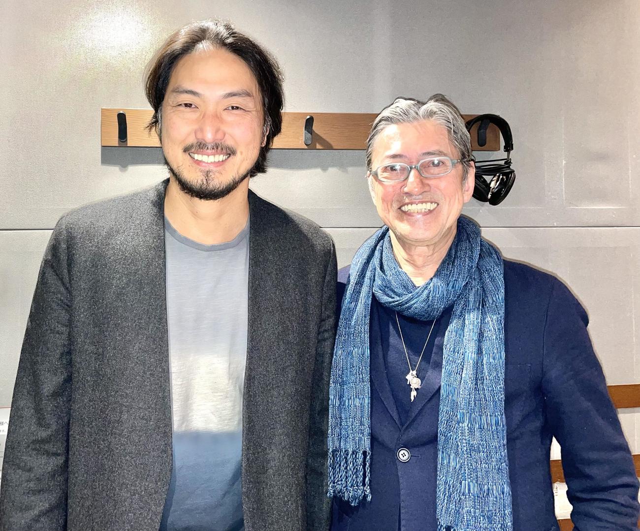 平岳大（左）とロバート・ハリス氏