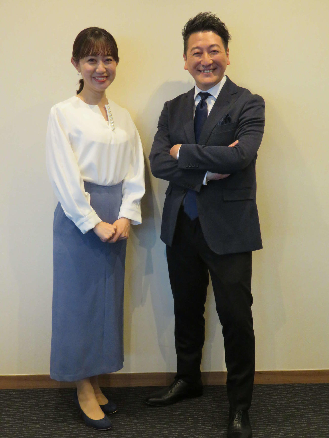 TOKYO MX「堀潤モーニングFLAG」で、4月3日から新キャスターを務める豊崎由里絵と堀潤氏（撮影・村上幸将）