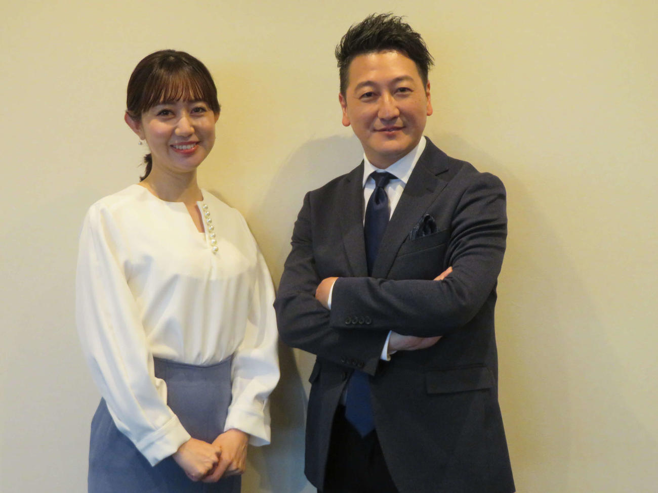 TOKYO MX「堀潤モーニングFLAG」で、4月3日から新キャスターを務める豊崎由里絵と堀潤氏（撮影・村上幸将）