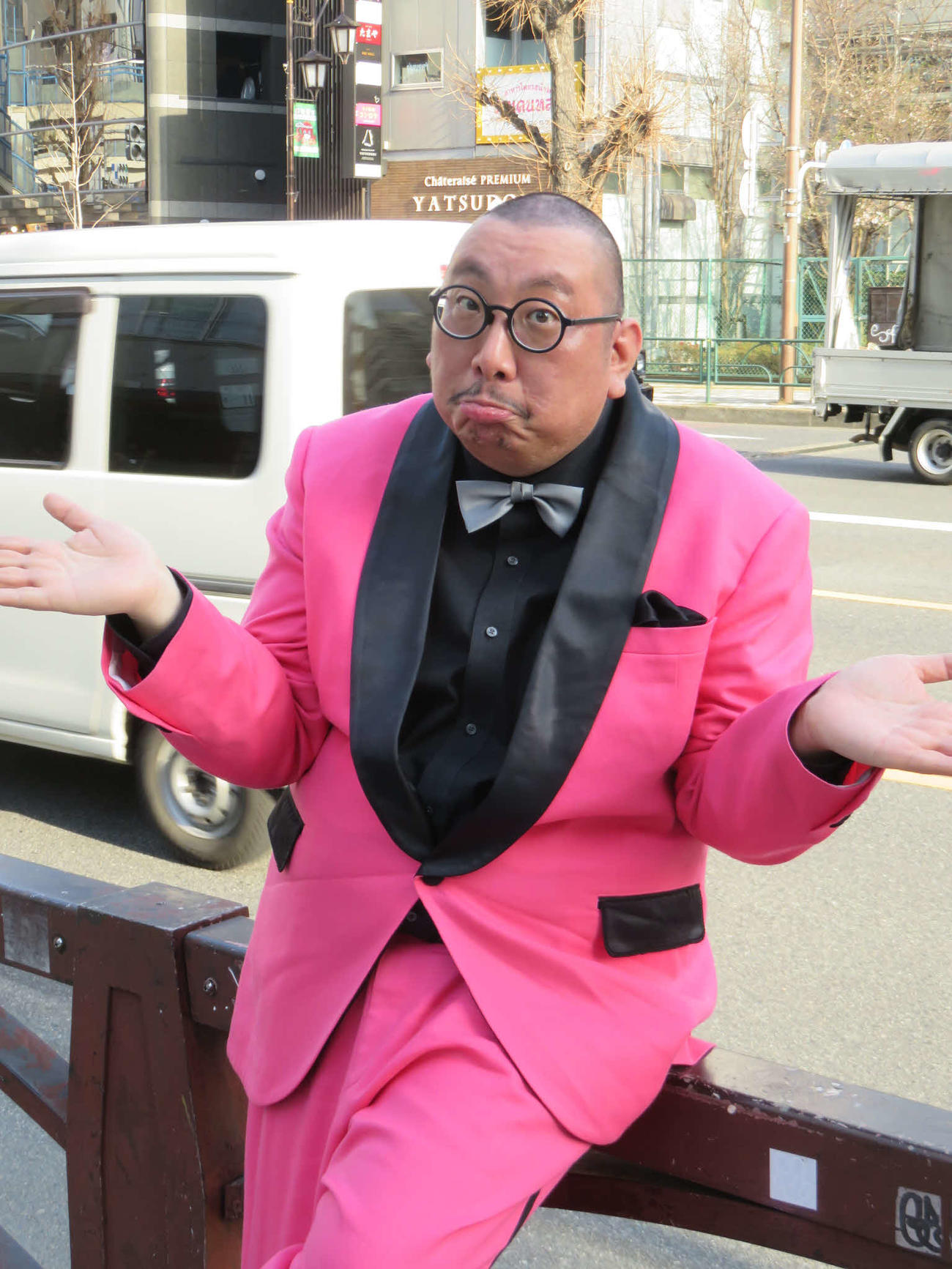 単独独演会を開催する街裏ぴんく
