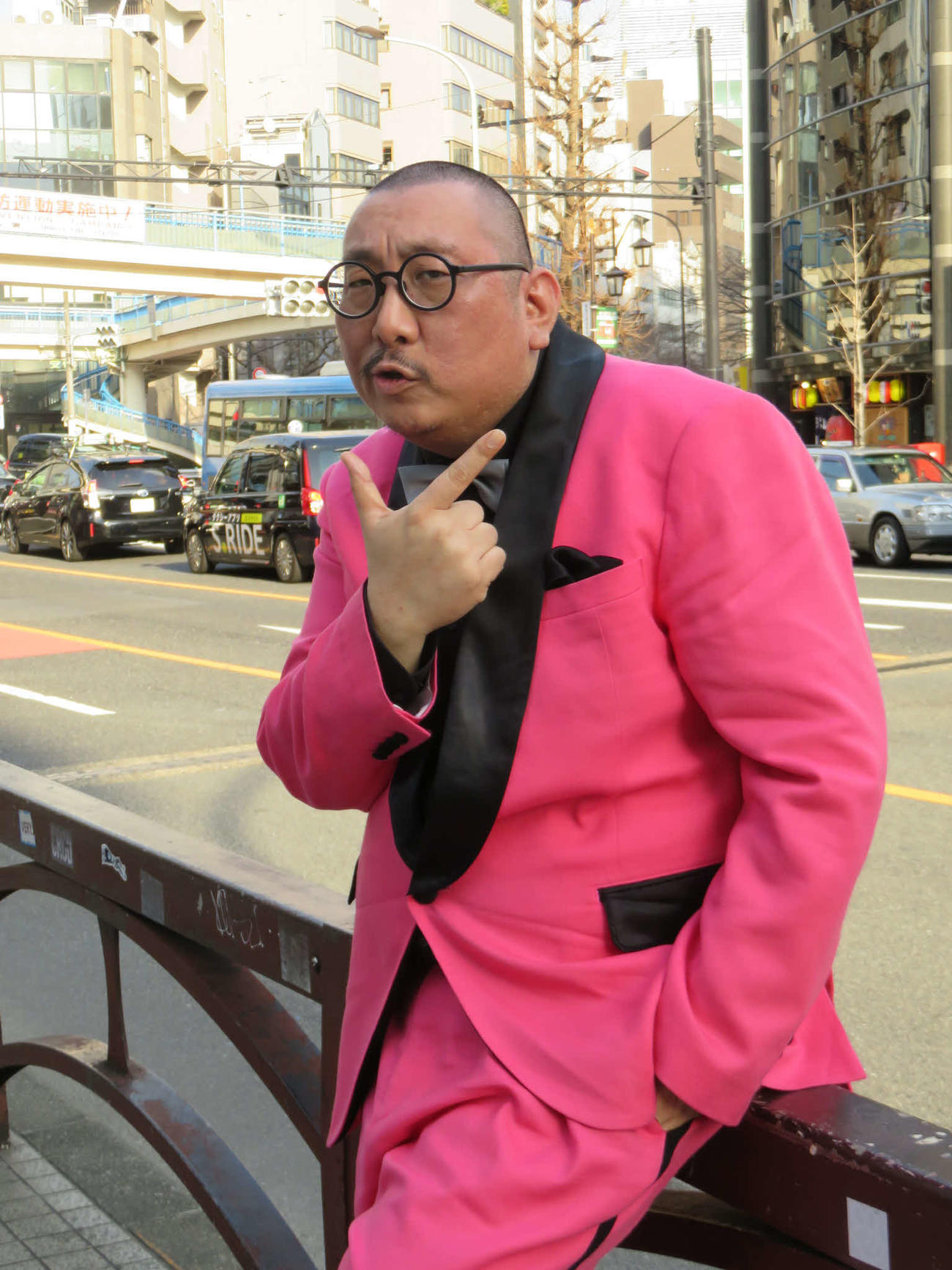 単独独演会を開催する街裏ぴんく
