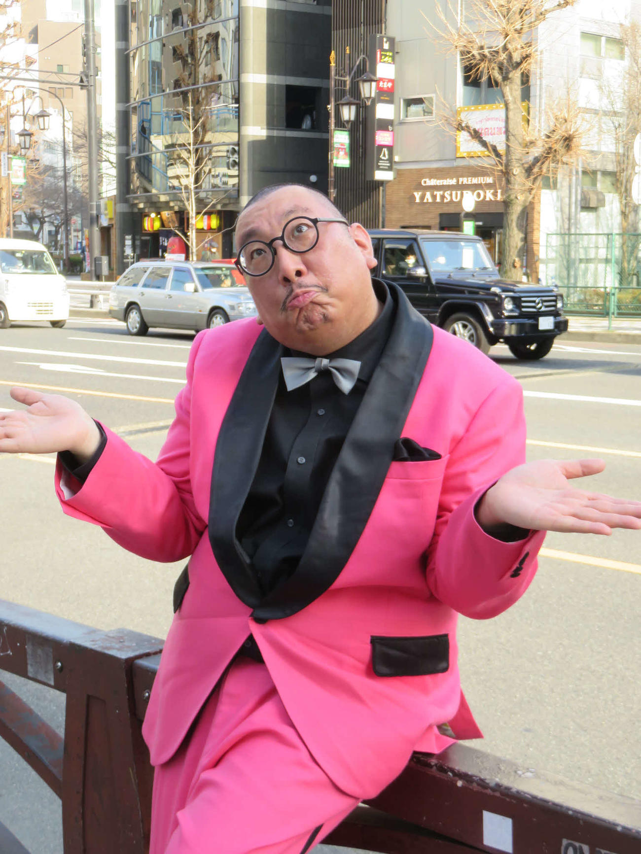 単独独演会を開催する街裏ぴんく