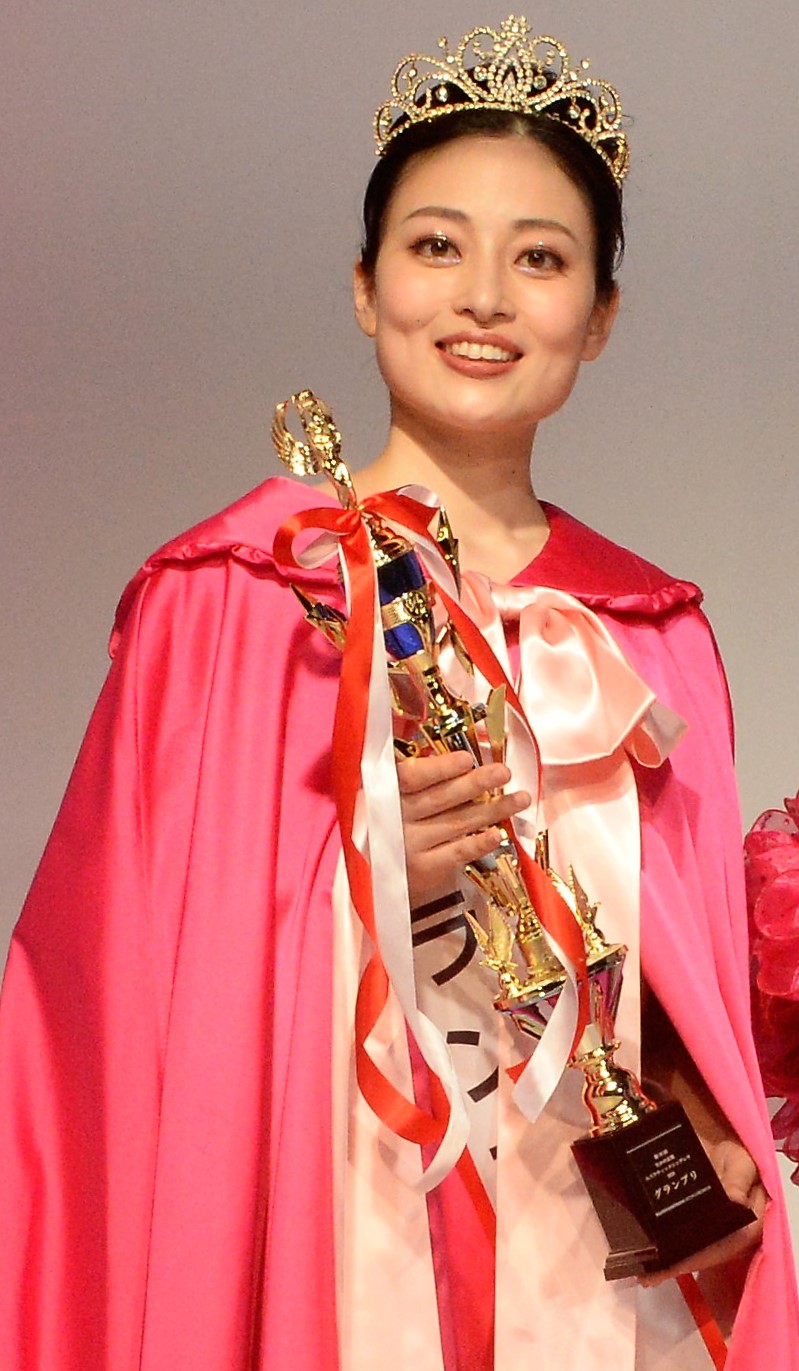 「第30回たかの友梨エステティックシンデレラ大会2023最終選考会」でグランプリを受賞した鈴木真由さん（撮影・高橋洋平）
