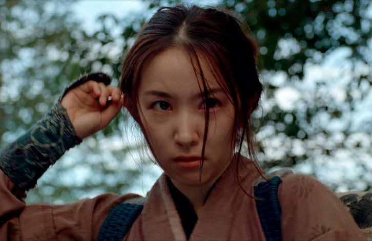 映画「クモとサルの家族」で売れっ子の忍びを演じ、殺陣に初挑戦した徳永えり