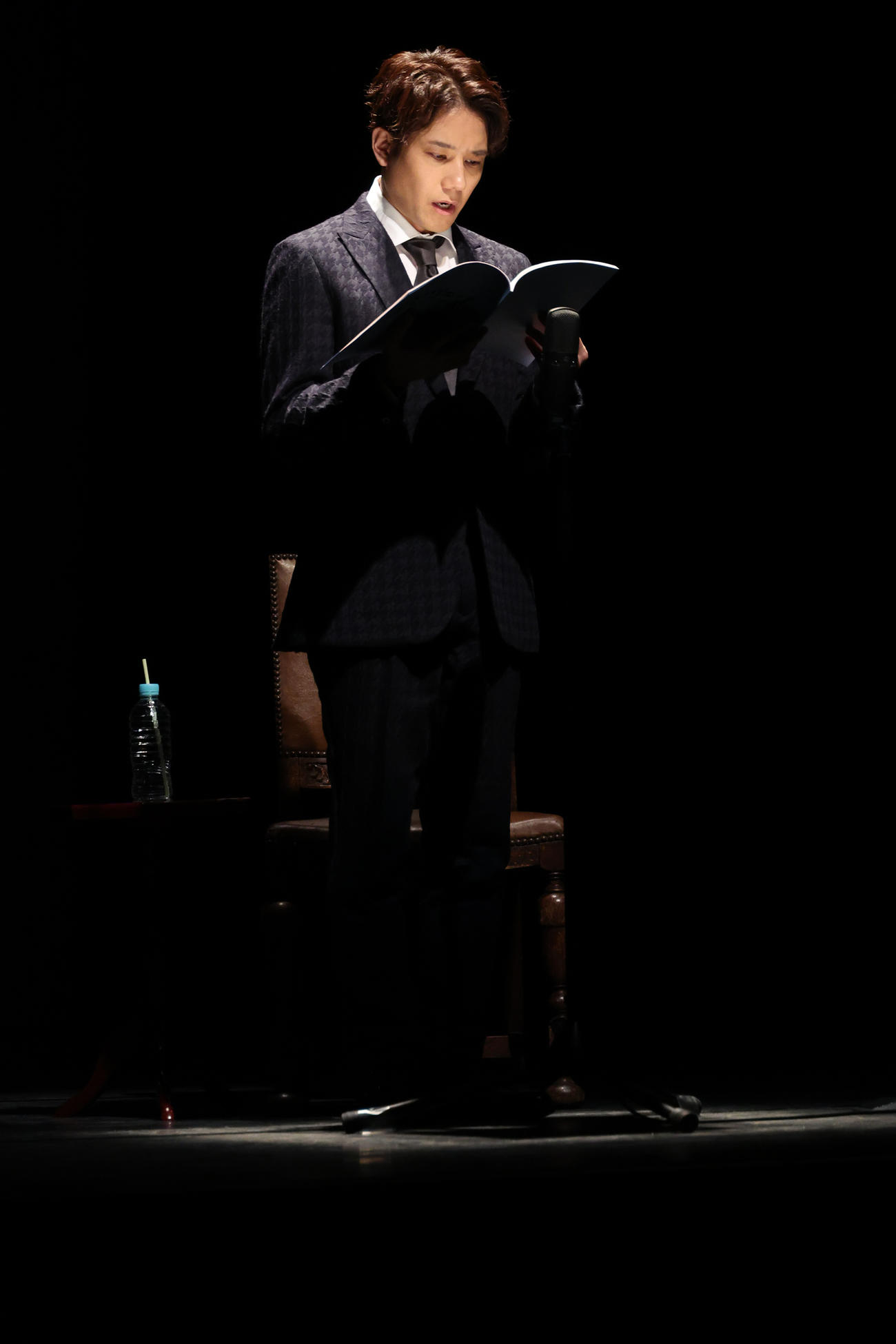朗読音楽劇「ベートーヴェン／届かなかった手紙」で演じる五関晃一（撮影・中島郁夫）