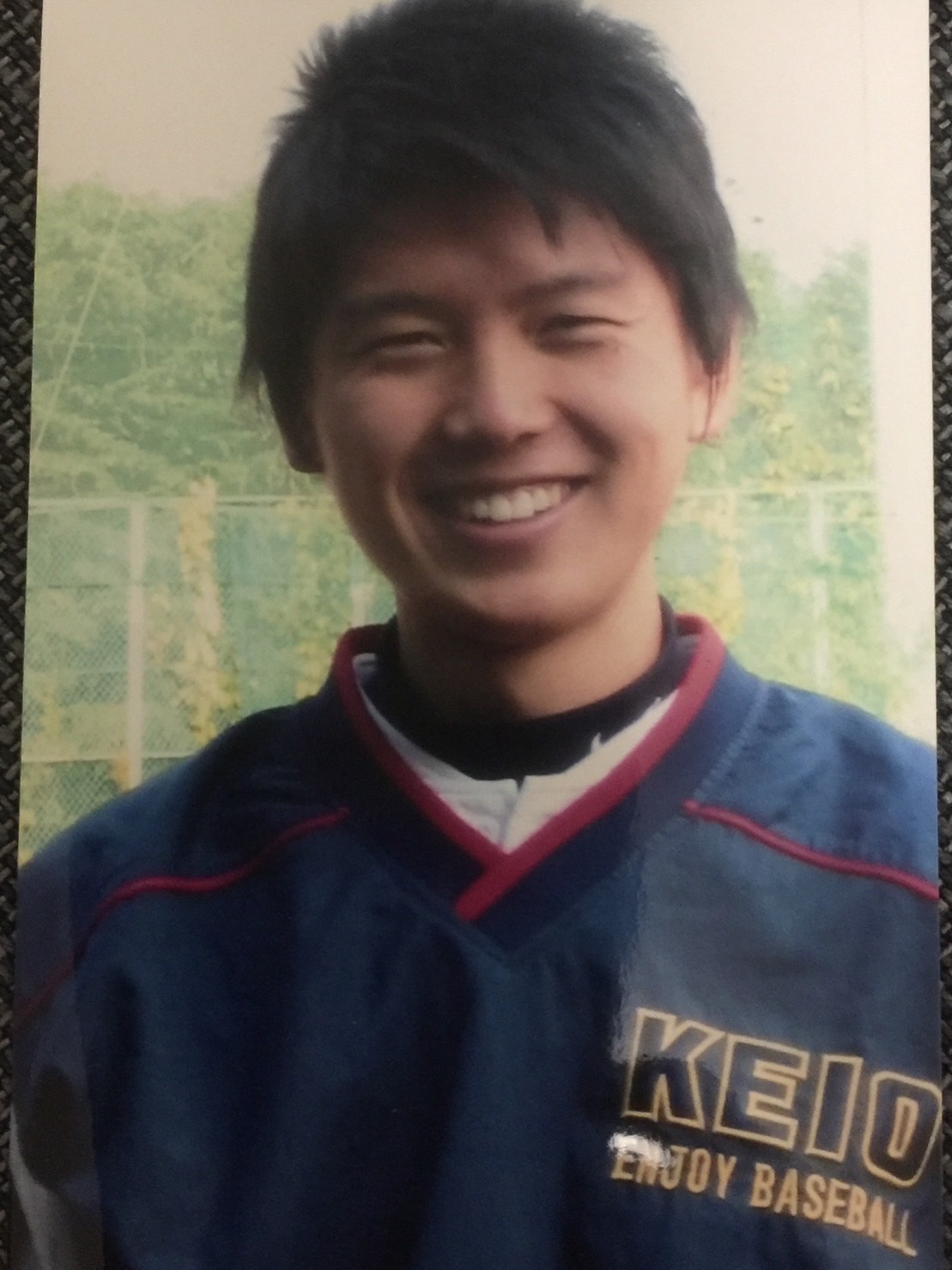 慶応高校野球部の学生コーチを務めた大学時代のTBS井上貴博アナウンサー（本人提供）