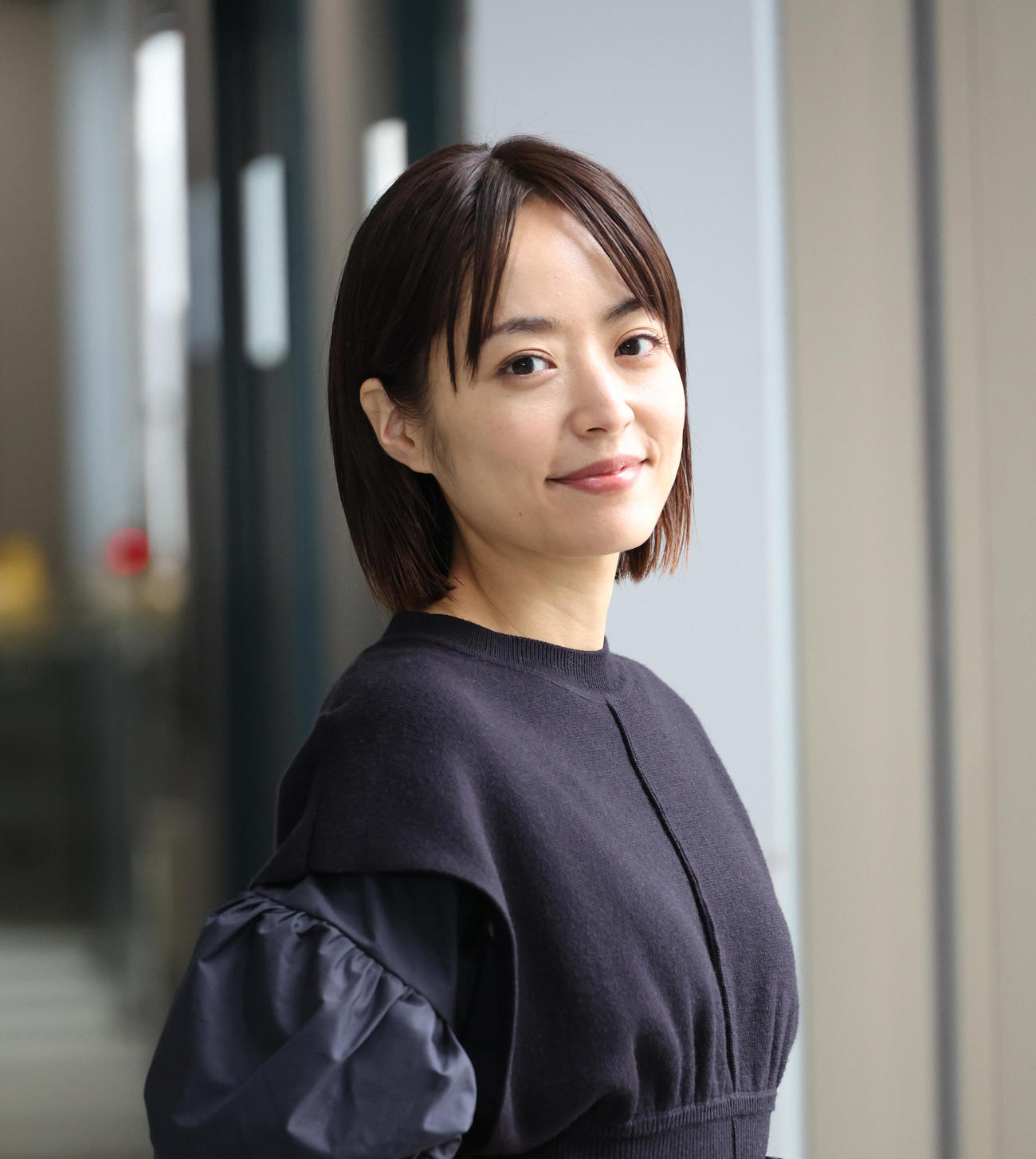 ドラマ「100万回言えばよかった」のインタビューを受ける井上真央（撮影・中島郁夫）
