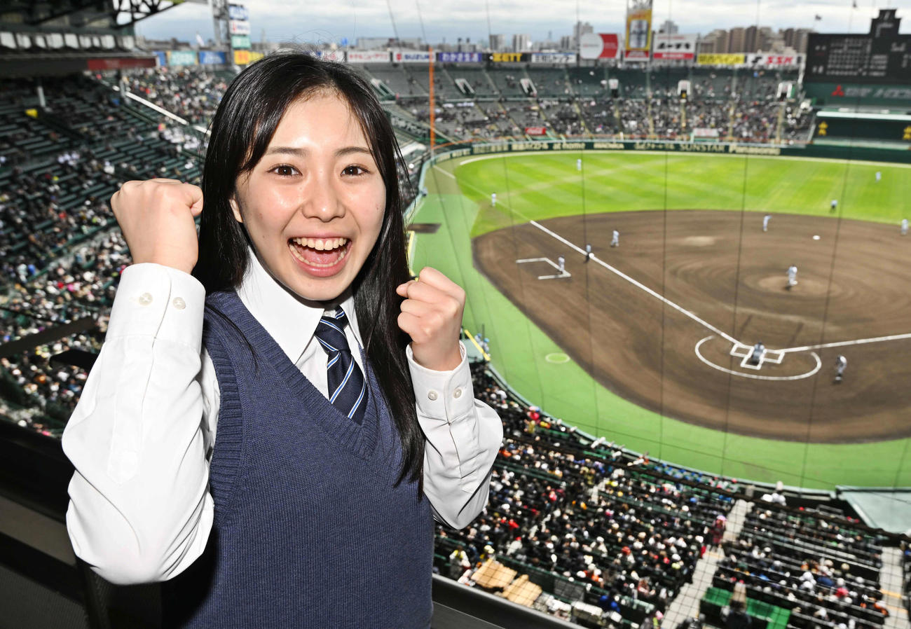 甲子園球場を訪れた「センバツ応援イメージキャラクター」の久慈愛