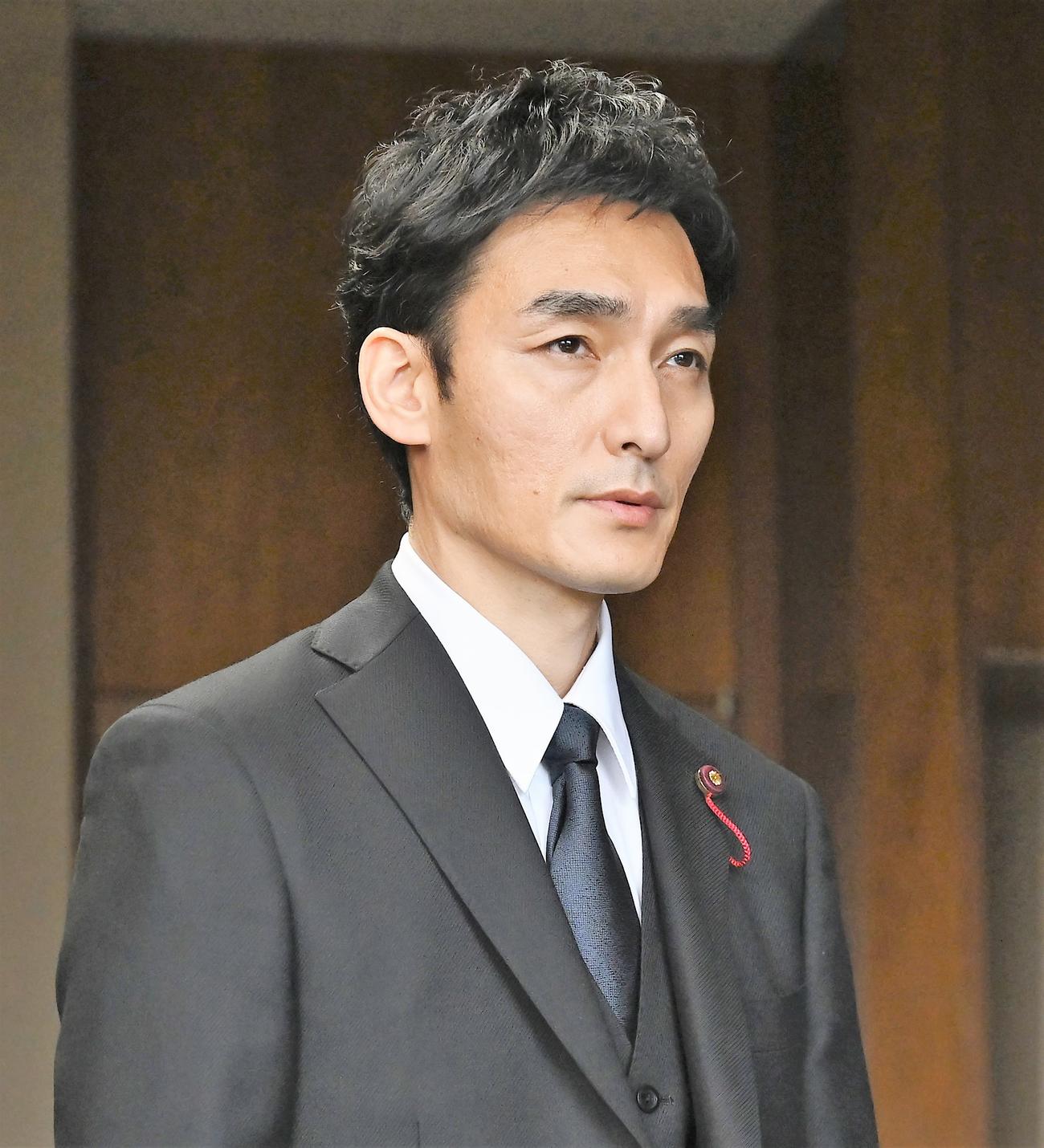 「罠の戦争」に出演する草なぎ剛（C）カンテレ