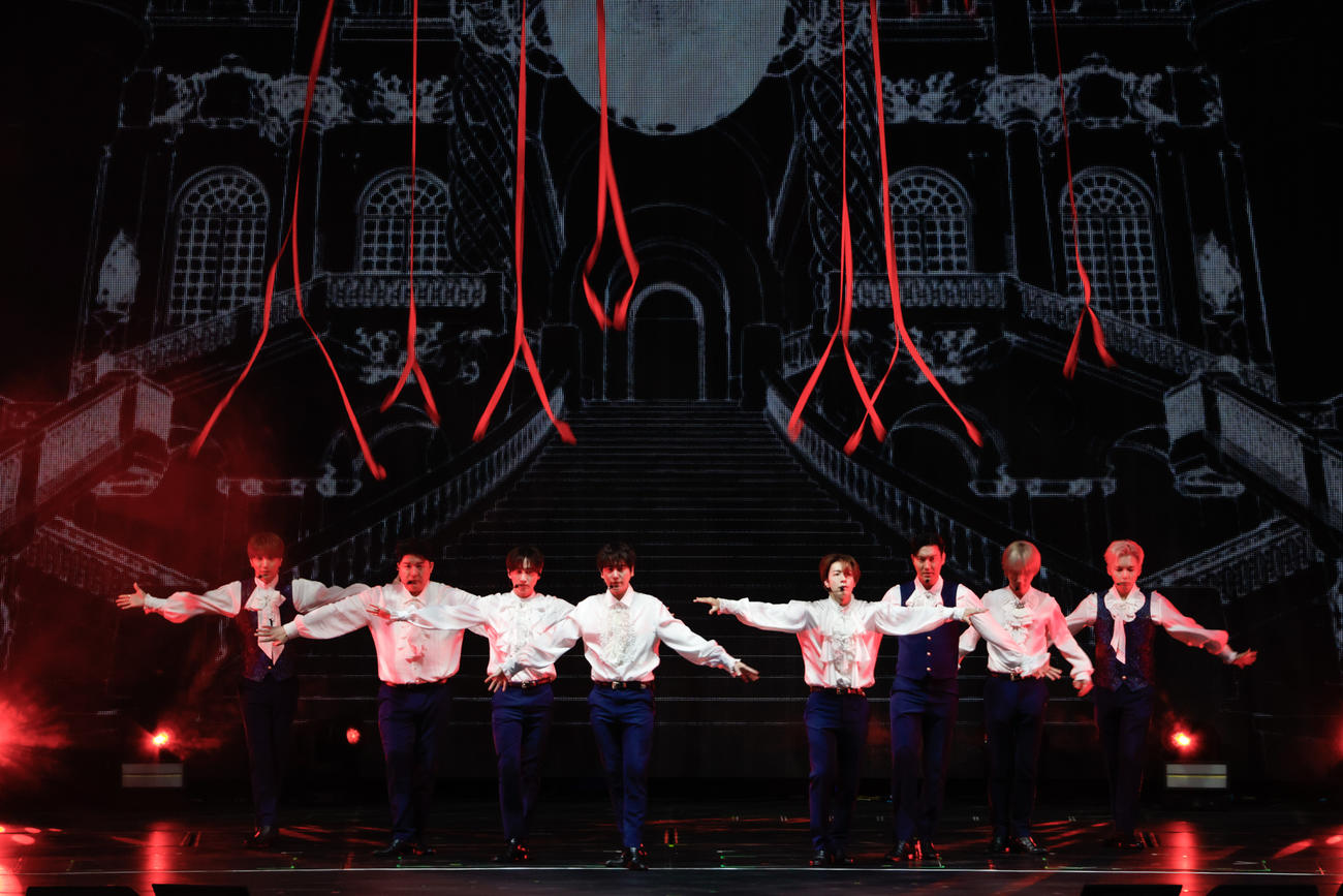 ライブを開催したSUPER JUNIOR。左からイトゥク、シンドン、ウニョク、キュヒョン、ドンへ、シウォン、イェソン、リョウク（C）石井亜希(田中聖太郎写真事務所)