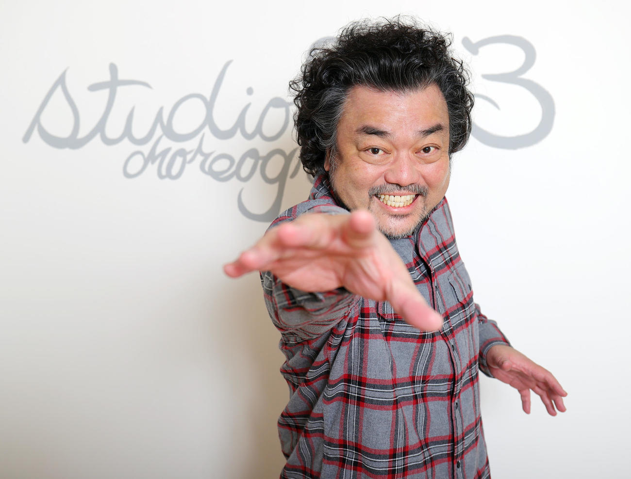 おやじダンサーズとのユニット結成25周年を迎えたパパイヤ鈴木（撮影・野上伸悟）